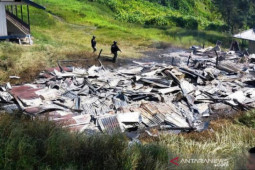 Kemarin, kelompok bersenjataberulah hingga korupsi dana desa