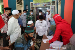 Bupati Situbondo pastikan ketersediaan vaksin aman