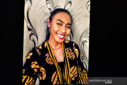 Erika, "duta batik" di Kota Oryol  Rusia