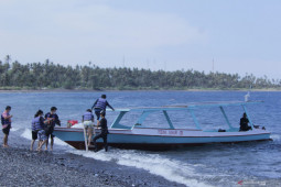 Pengelola wisata Pantai Grand Watu Dodol Banyuwangi batasi pengunjung