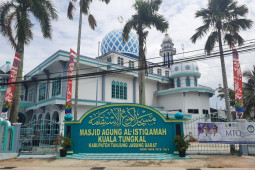 Mesjid Agung Al Istiqomah Kuala Tungkal tempat lomba "Murottal' MTQ ke-50 Jambi