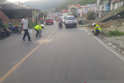 Pengendara di Banggai tewas terlindas truk