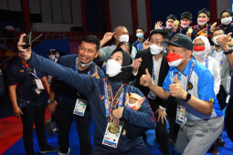 Kontingen PON Jabar beri kado istimewa untuk Gubernur Ridwan Kamil
