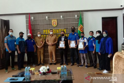 Pemkot bantu masker dan vitamin masyarakat terdampak COVID-19