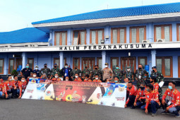 Pertandingan ekshibisi paramotor di PON Papua tonggak sejarah olahraga dirgantara