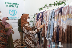 Masyarakat di sekitar perusahaan Pupuk Kujang diajak berwirausaha