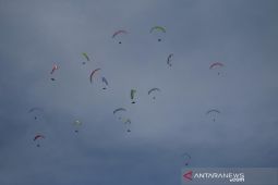 Paralayang PON XX tandem lintas alam akan masuk rekor MURI