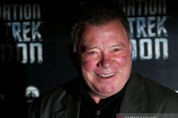 Bintang "Star Trek" akan terbang ke luar angkasa dengan Blue Origin