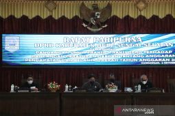 Enam fraksi di DPRD HSS sampaikan pandangan umum Raperda ABPD 2022