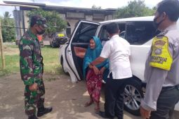 Tingkatkan target vaksinasi, Forkopimcam Lingsar antar jemput warga