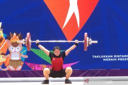 PON Papua - Nelly barhasil penuhi target emas Kaltim di angkat besi