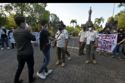 Unjuk rasa diwarnai ketegangan