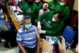 Percepat capaian vaksinasi, Pemkot Metro gandeng OJK, BNI dan organisasi profesi kesehatan