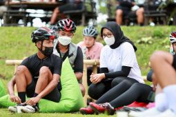 Bersepeda sembari menikmati pemandangan pantai hingga pegunungan di Banyuwangi