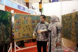 Wali Kota Banjarmasin ajak seluruh warga Kalsel cintai  Sasirangan