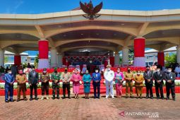 HUT ke 22 Provinsi Papua Barat masih dipimpin Dominggus Mandacan