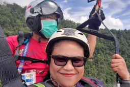 PON Papua-Sensasi mengulik langit di Jayapura dengan paralayang