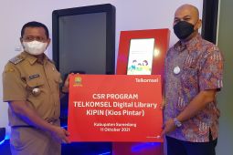 Telkomsel serahkan Anjungan Mandiri Telkomsel Digital Library KIPIN ke Pemkab Sumedang