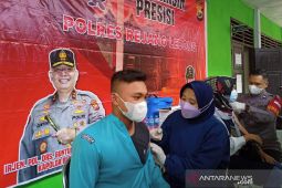 Kepolisian gelar vaksinasi bagi pelajar di Rejang Lebong