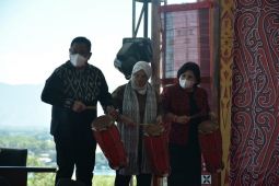Dairi perkenalkan tenun ulos Silalahi  di Konferensi Heritage Toba