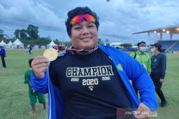 Eki Pebri raih emas usai pecahkan rekor nasional tolak peluru putri PON XX