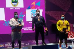 Asep Setiawan persembahkan emas angkat berat ketujuh Jabar