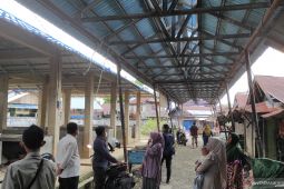 Kanopi di Blog G Pasar Keramat Barabai rusak dan membahayakan warga