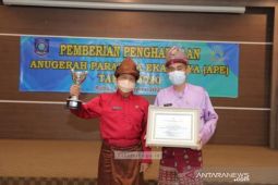 Pemprov Babel Terima Penghargaan Anugerah Parahita Ekapraya 2020