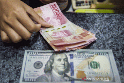 Rupiah akhir pekan melemah