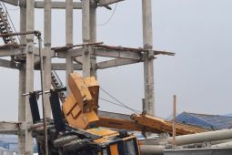 PDAM Kota Depok bertanggung jawab soal crane roboh