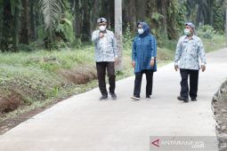 Bupati Bogor lihat langsung hasil program "Satu Miliar Satu Desa" di Rancabungur