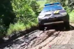 Polisi kerahkan mobil patroli jangkau vaksinasi di pelosok Garut