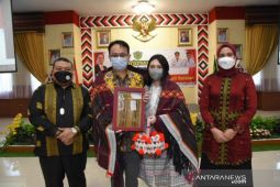 Bupati Tapsel kenalkan tenun Sipirok kepada Wamendag