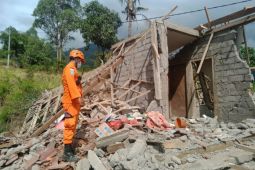 Basarnas evakuasi tiga korban meninggal akibat gempa Karangasem