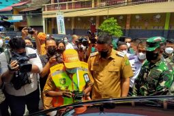 Jukir di Medan berlagak seperti ninja