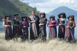 Pemkab Dairi terus  dorong pengembangan ulos Silahisabungan