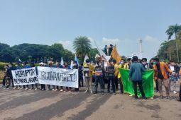 Ratusan mahasiswa gelar aksi  sampaikan 12 tuntutan