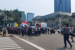 Ratusan mahasiswa tutup jalan di Kawasan Patung Kuda