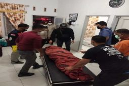 Ditelepon isteri tidak menyahut  ternyata sudah meninggal di kamar