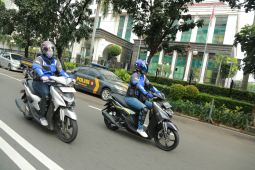 Tips dan trik berkendara sepeda motor, wanita wajib tahu!