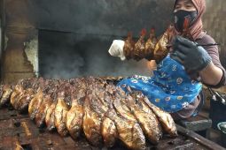 Menengok kampung pengolah sampah dan ikan asap Penatarsewu - Sidoarjo