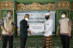YBM PLN beri santunan dan beasiswa untuk dhuafa