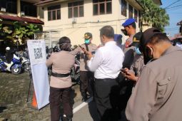 Masuk Mapolda Kalbar wajib gunakan aplikasi "PeduliLindungi"