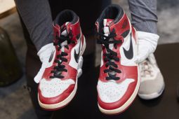 Wow, sepatu Nike Air pertama Michael Jordan laku terjual Rp20,8 miliar