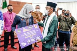 Pemkab Ciamis beri uang "kadeudeuh" bagi peraih medali PON