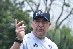 Robert ingin Persib  pertahankan rekor tak terkalahkan