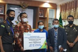 BPJS Ketenagakerjaan Pematangsiantar serahkan klaim JKM dan JHT di Samosir