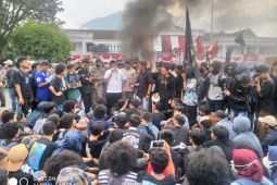 Ratusan mahasiswa peringati sumpah pemuda di Ternate melalui aksi demo, begini penjelasannya