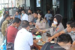 Berikan pesan kapolres ajak wartawan ngopi