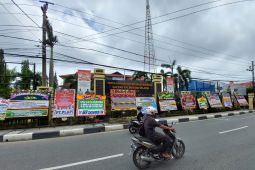 Mapolda Kalsel banjir karangan bunga apresiasi ungkap pinjol ilegal di Kotabaru